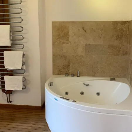 Grande Maison Familiale, 5 Chambres, Jardin, Proche 24 Du Mans Et Abbaye De Solesmes. - Fr-1-410-427 *