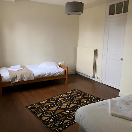 Vakantiehuis Grande Maison Familiale, 5 Chambres, Jardin, Proche 24 Du Mans Et Abbaye De Solesmes. - Fr-1-410-427 Juigné-sur-Sarthe