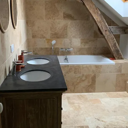 Vakantiehuis Grande Maison Familiale, 5 Chambres, Jardin, Proche 24 Du Mans Et Abbaye De Solesmes. - Fr-1-410-427